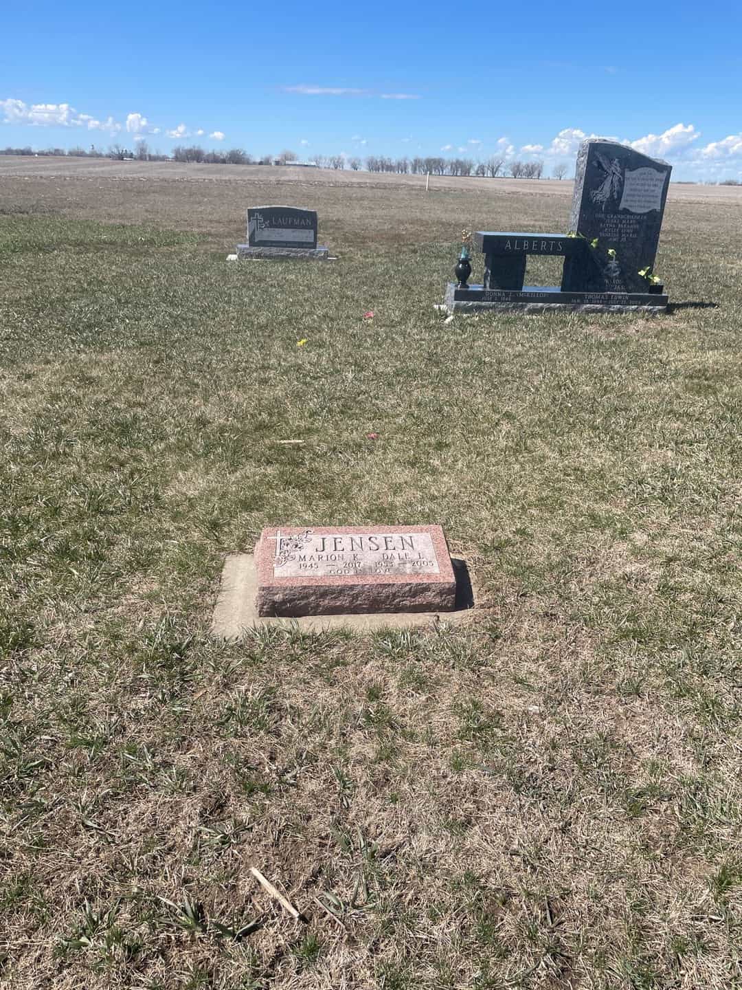 Marion K. Jensen's grave. Photo 1
