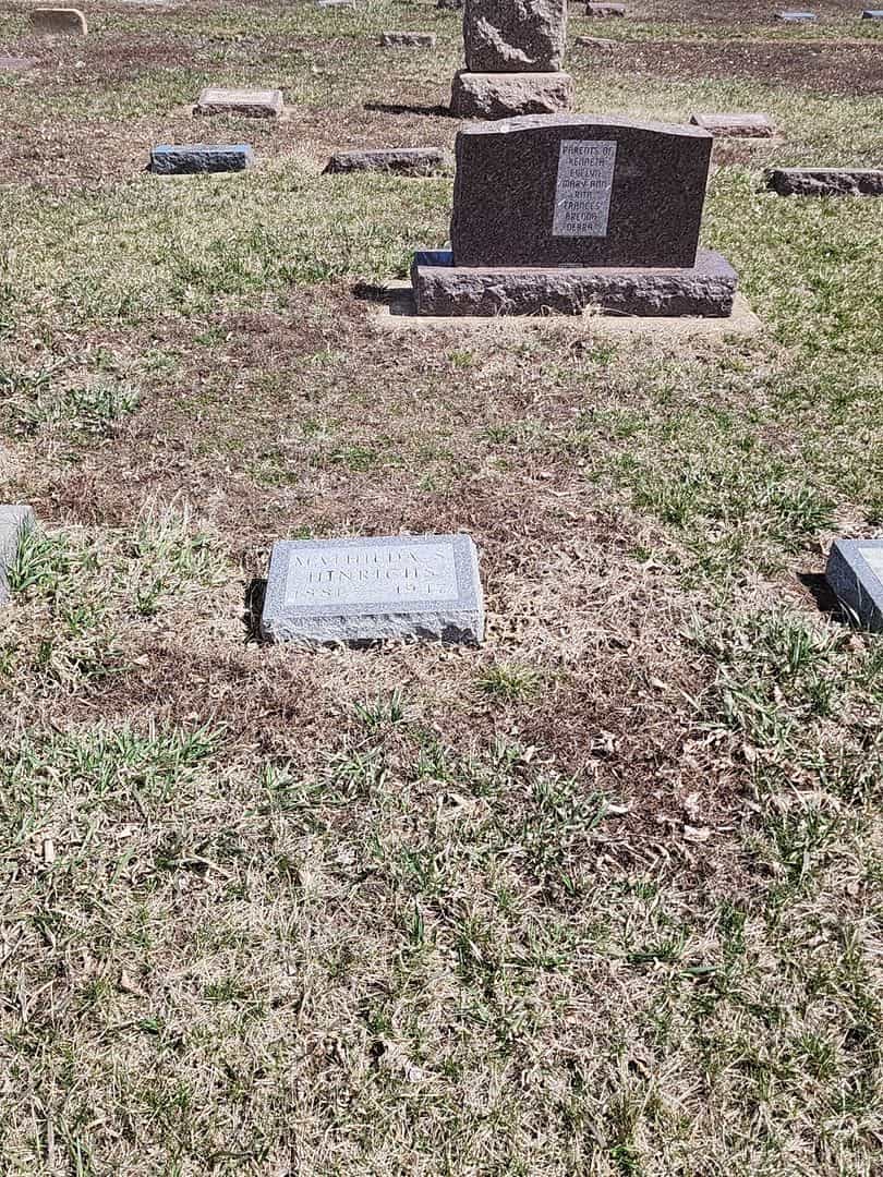 Mathilda S. Kaster Hinrichs's grave. Photo 2