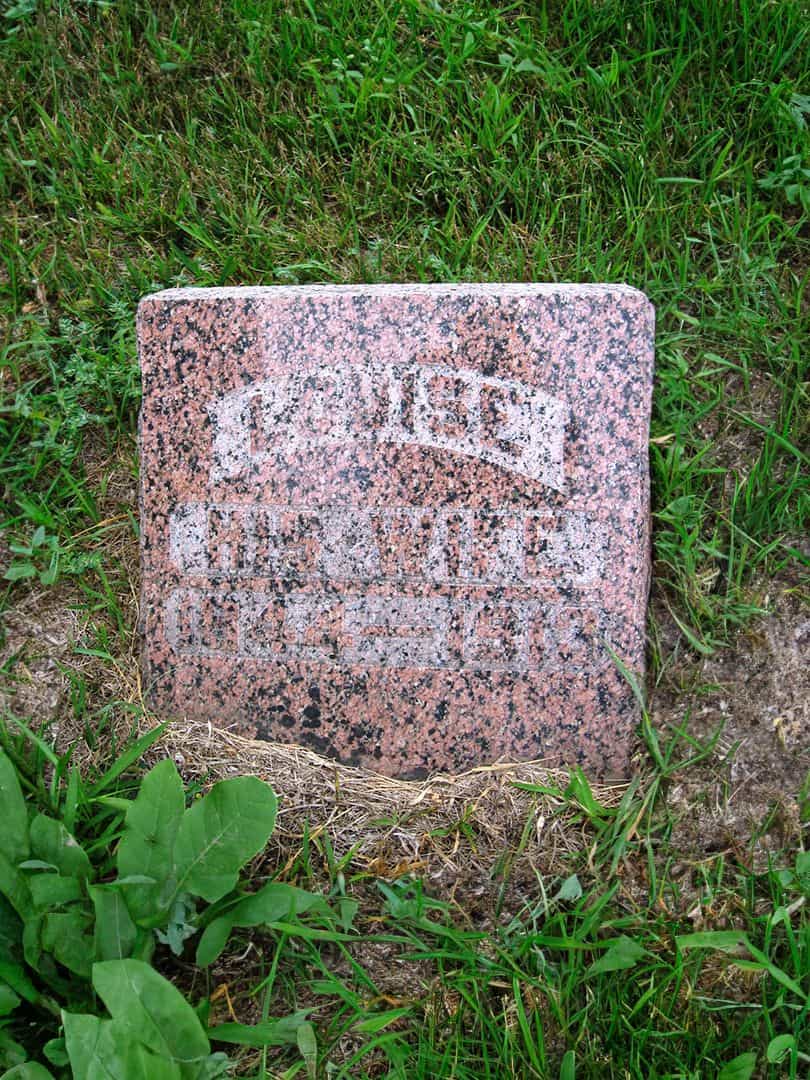 Louise Youngberg's grave. Photo 3