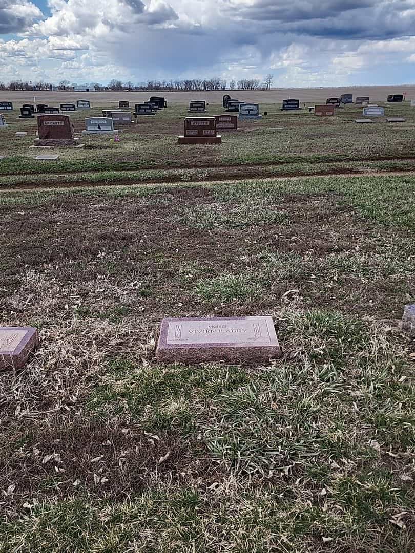 Vivien Ruth Tarrell Addy's grave. Photo 2