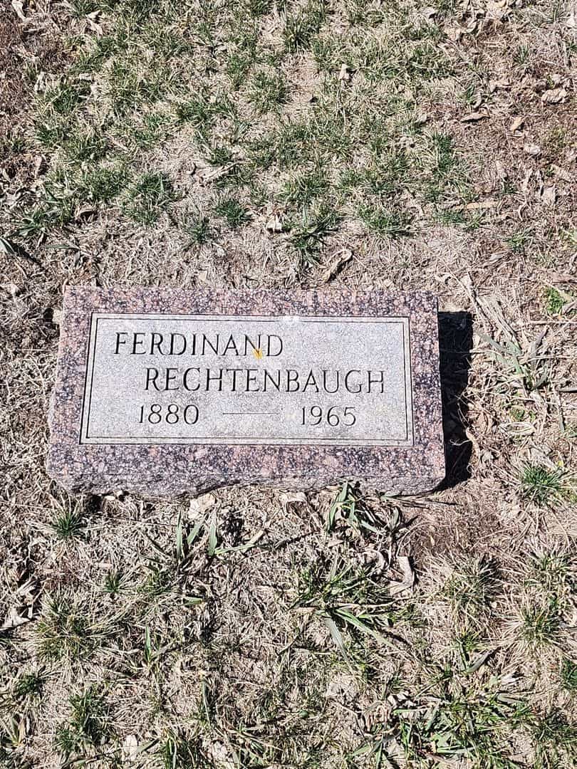 Ferdinand Rechtenbaugh's grave. Photo 3