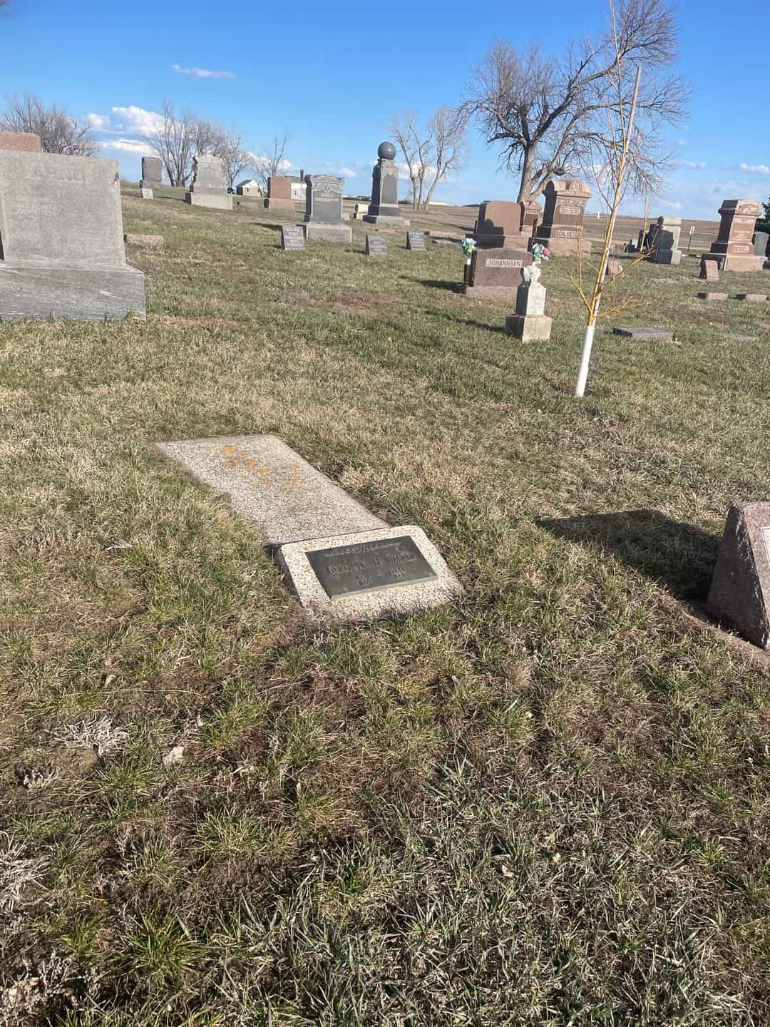 Gertrude H. Wagner's grave. Photo 2