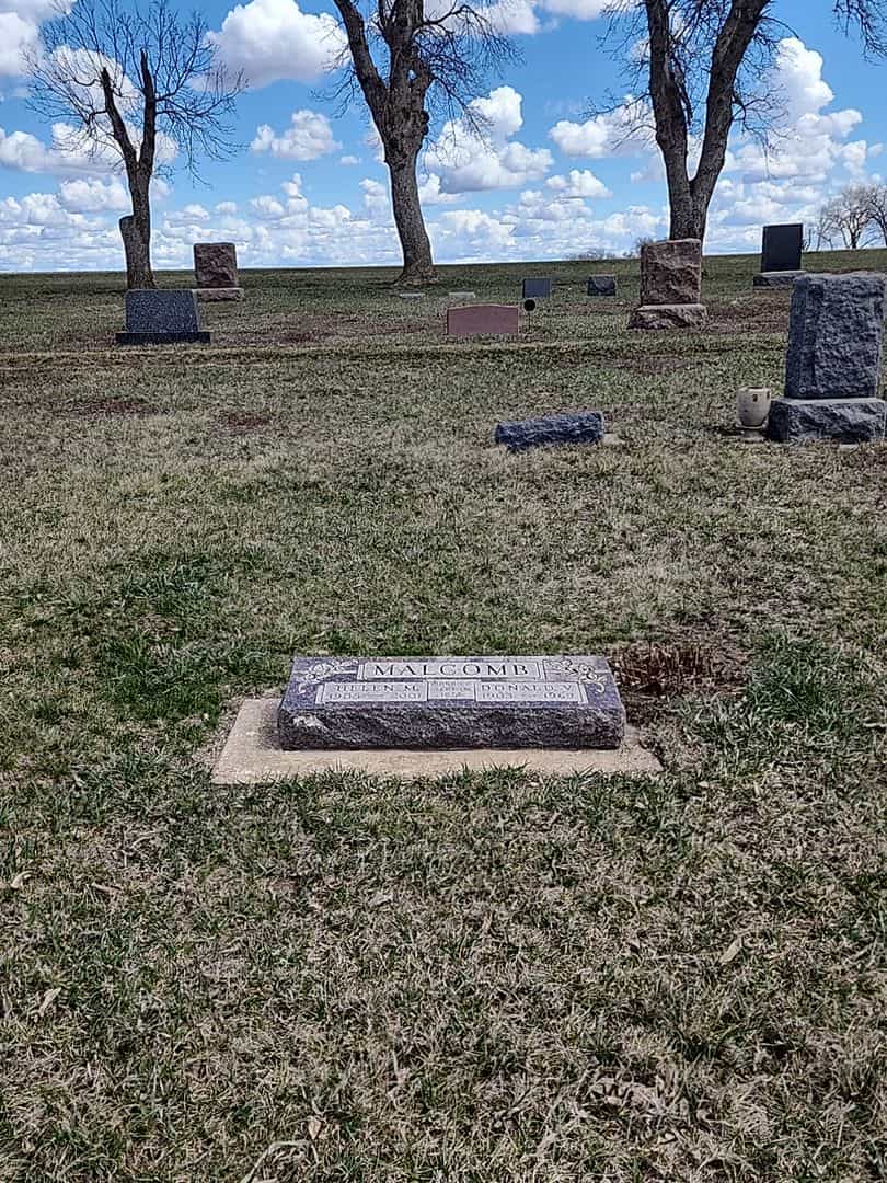 Helen M. Malcomb's grave. Photo 2