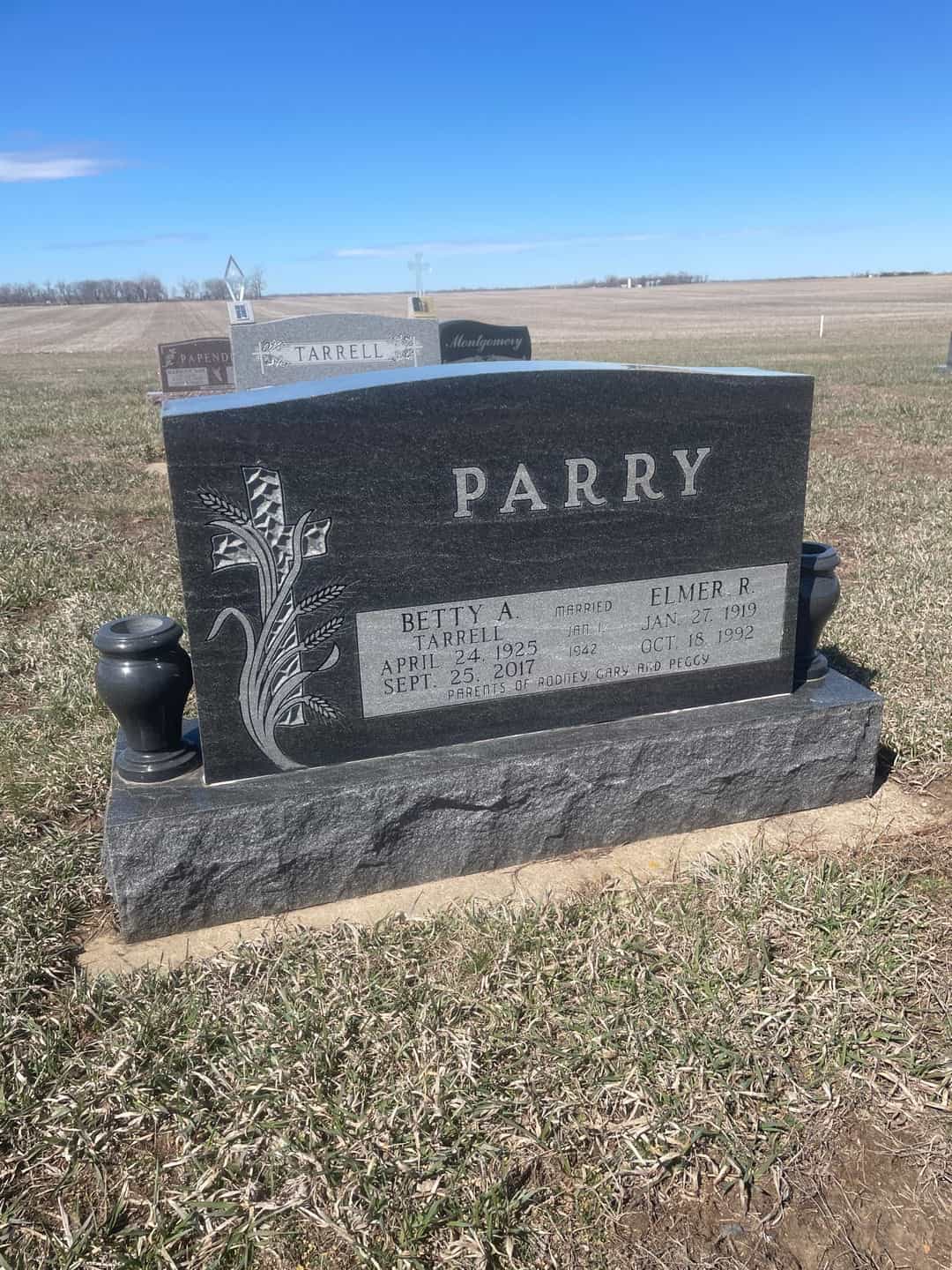 Elmer R. Parry's grave. Photo 1