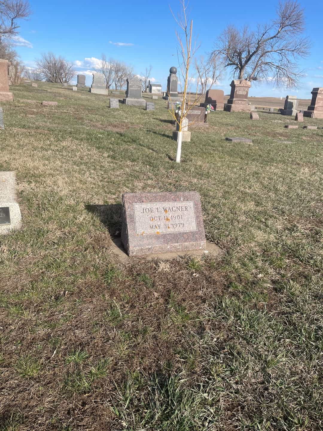 Joe L. Wagner's grave. Photo 2