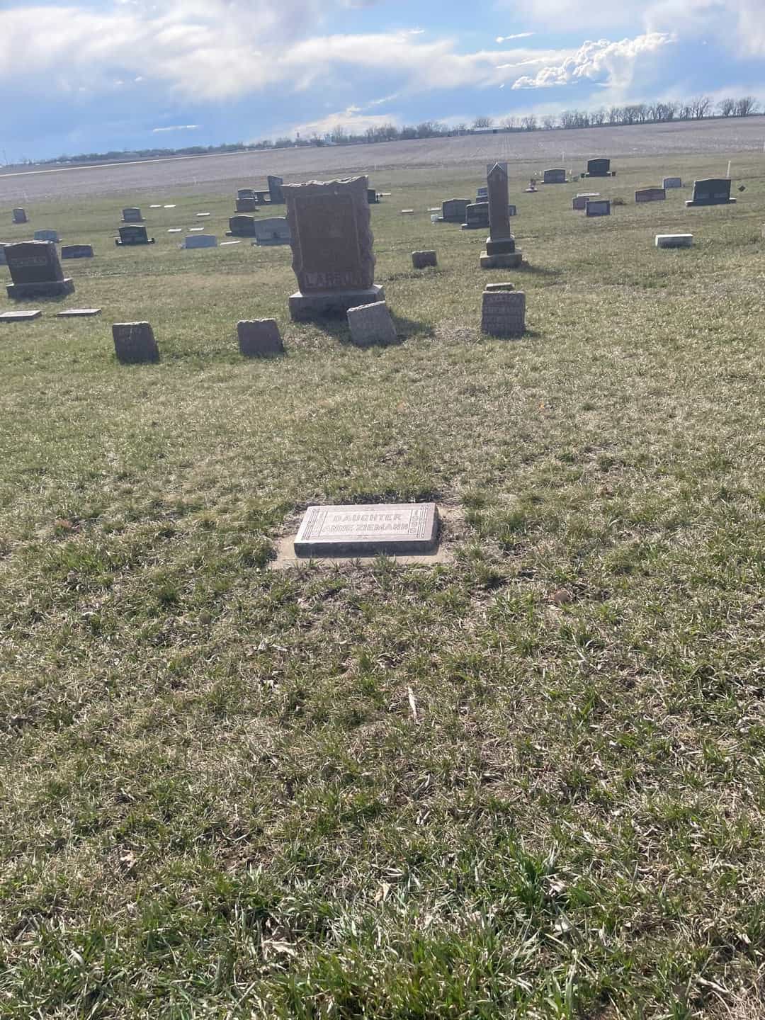 Anne Ziemann's grave. Photo 1