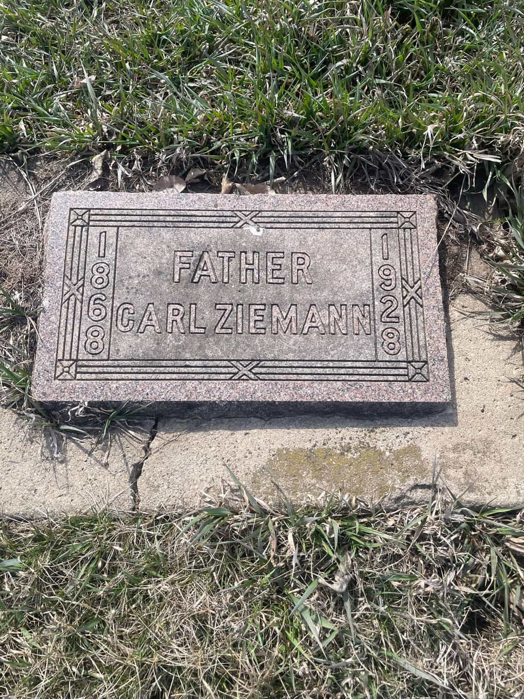Carl Ziemann's grave. Photo 2