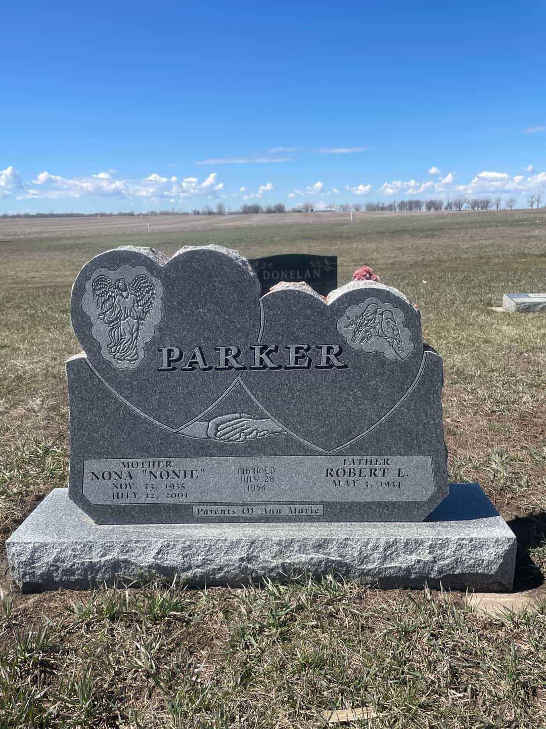 Nona "Nonie" Parker's grave. Photo 1