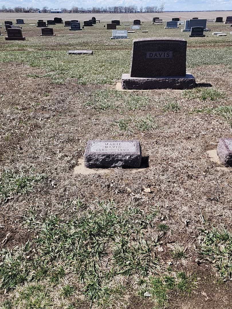 Marie Sessler Davis's grave. Photo 2