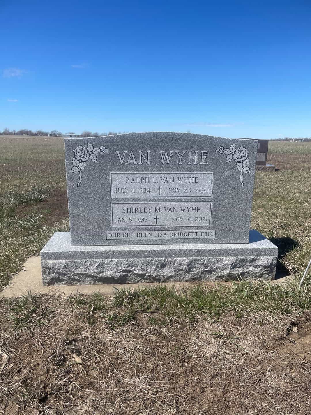 Ralph L. Van Whye's grave. Photo 1