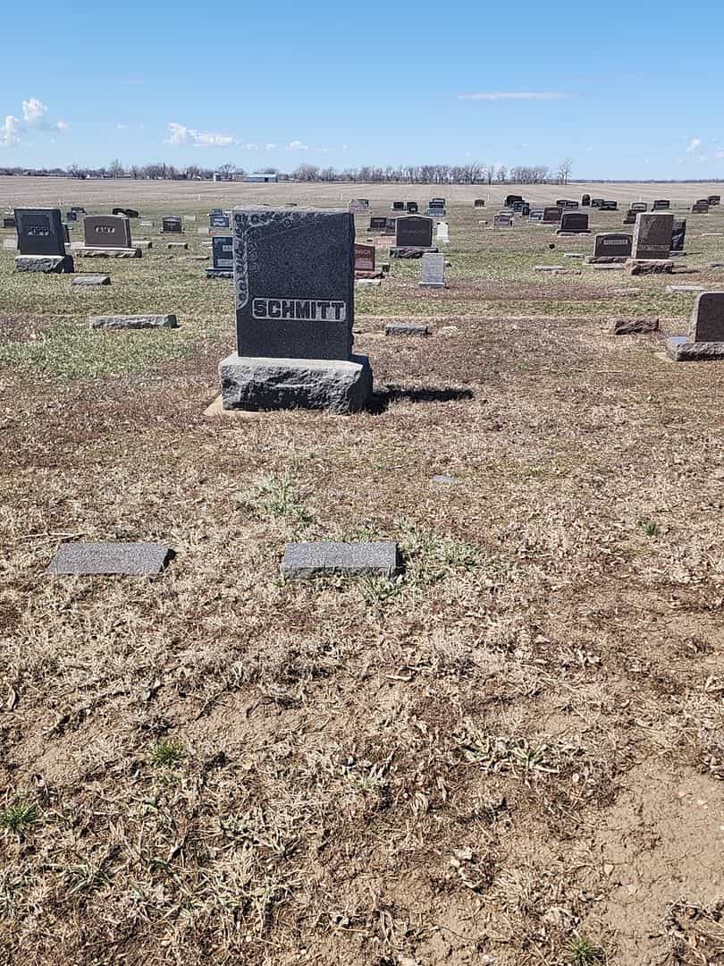 Lena Beck's grave. Photo 2