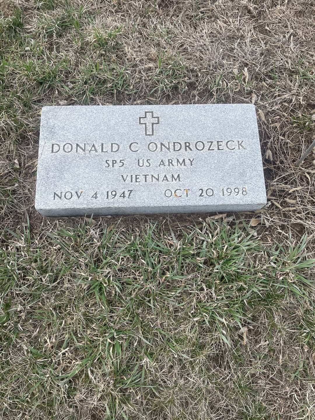 Donald C. Ondrozeck's grave. Photo 1