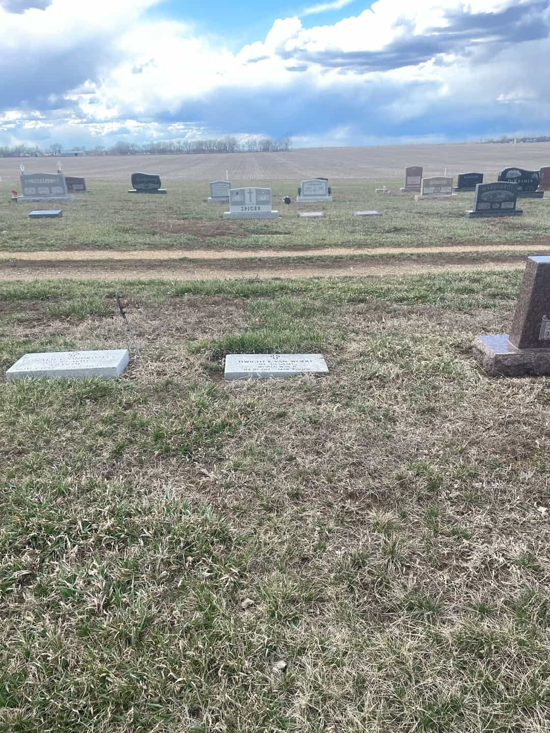 Dwight E. Van Woert's grave. Photo 2