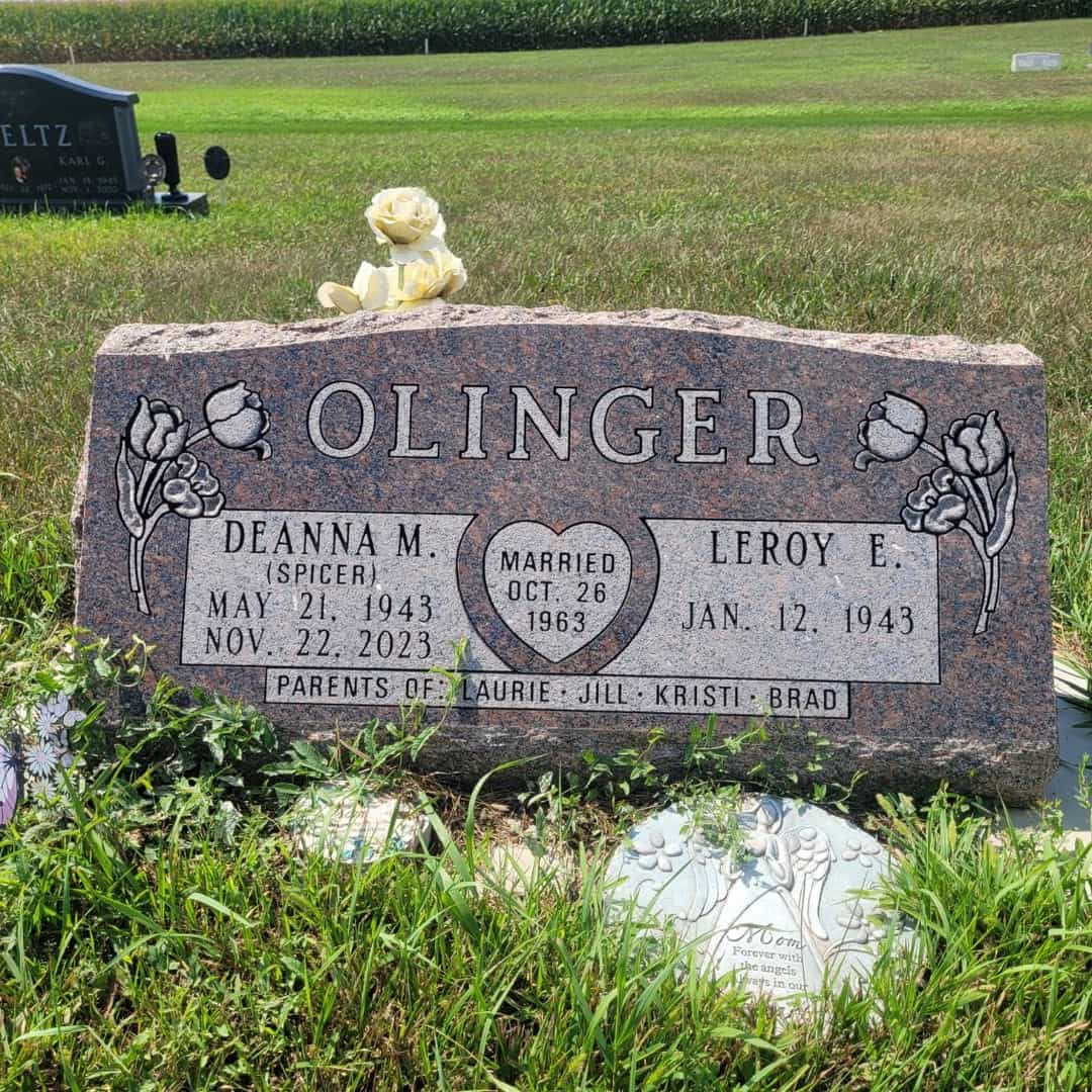 Deanna M. Olinger's grave. Photo 1