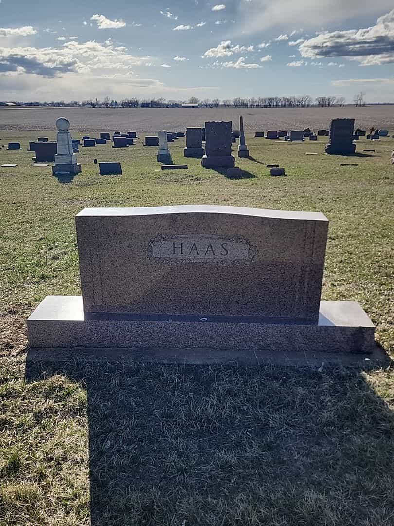 Mary Haas's grave. Photo 1