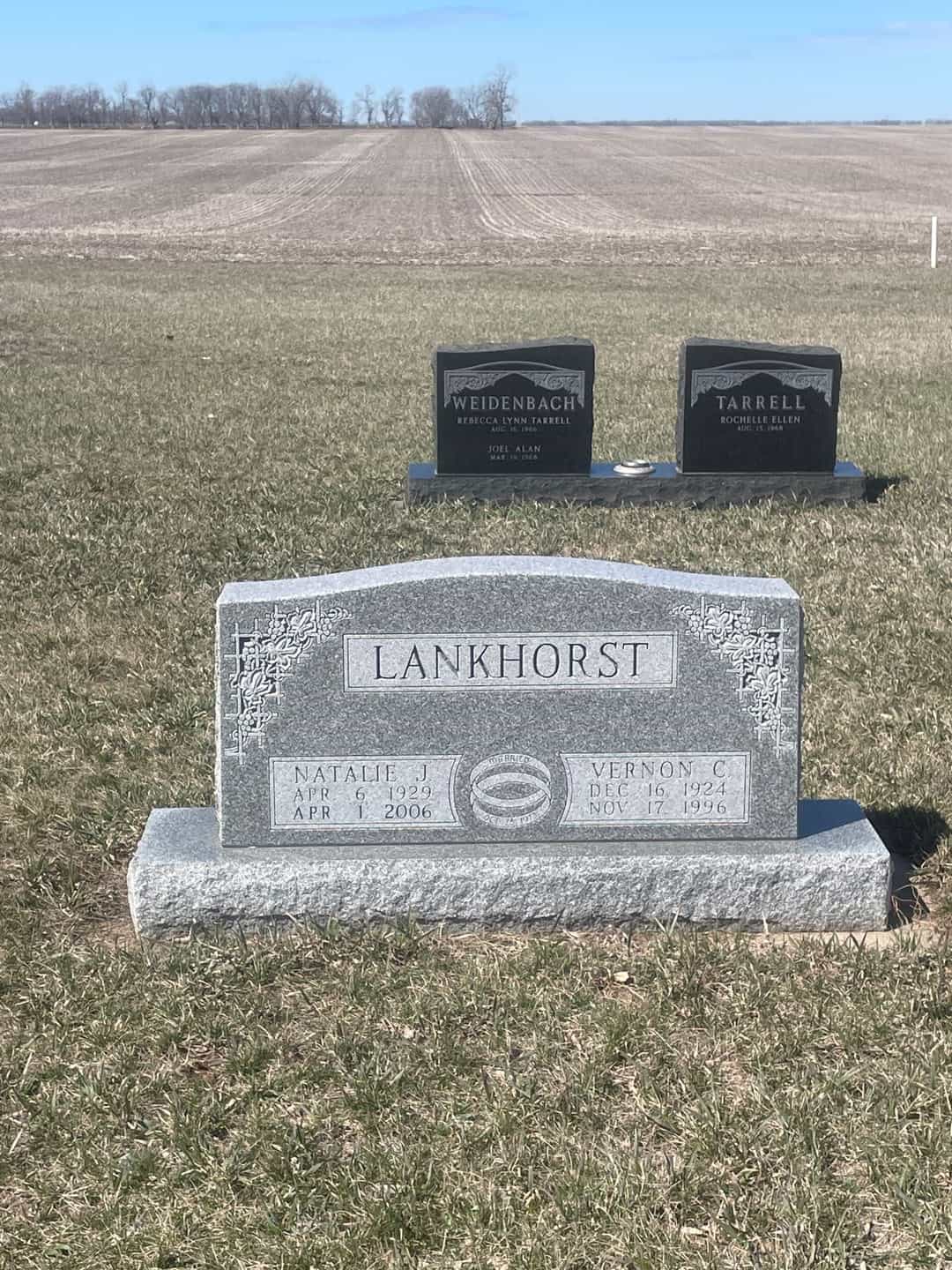 Vernon C. Lankhorst's grave. Photo 1