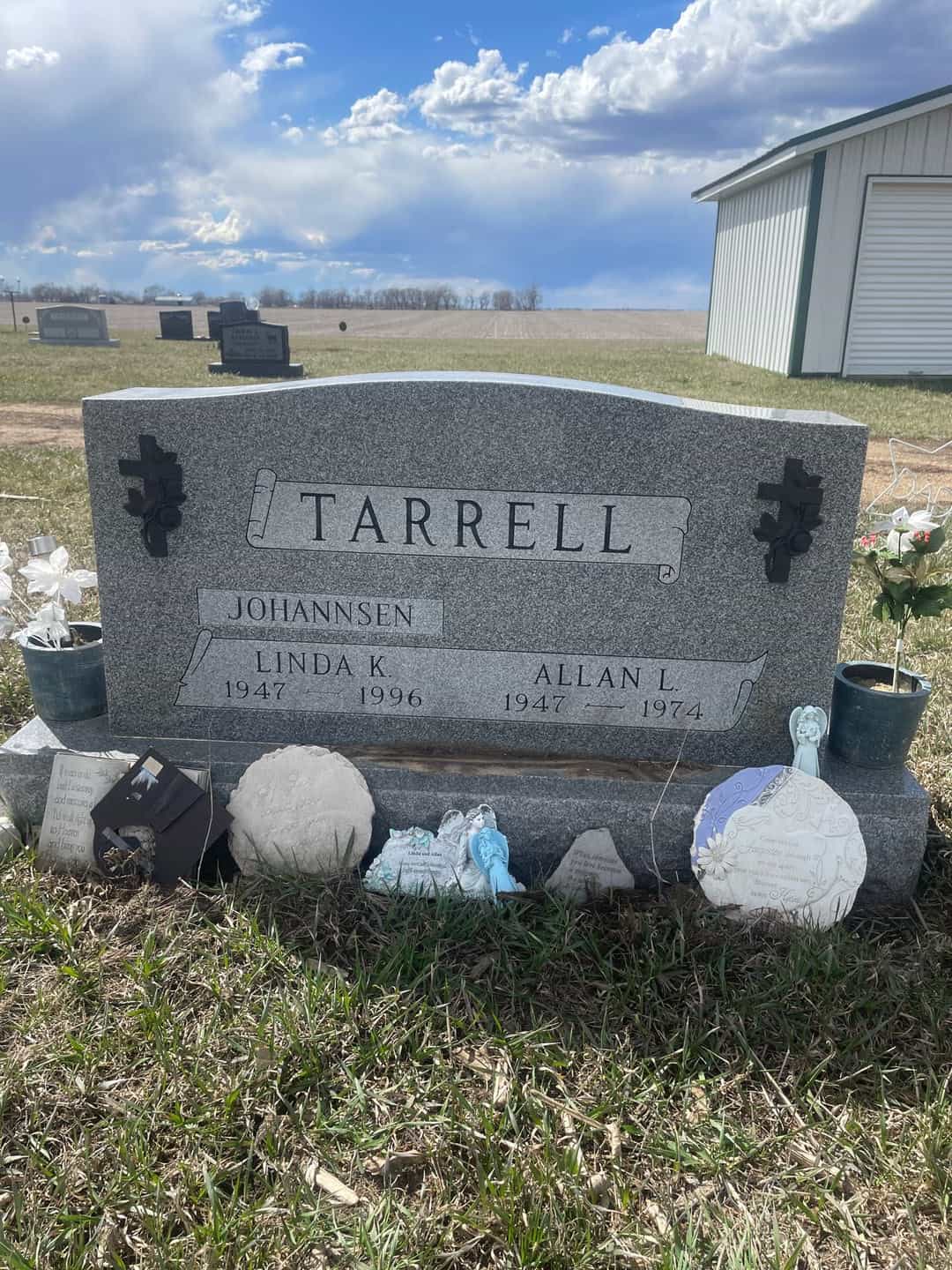 Allan L. Tarrell's grave. Photo 1