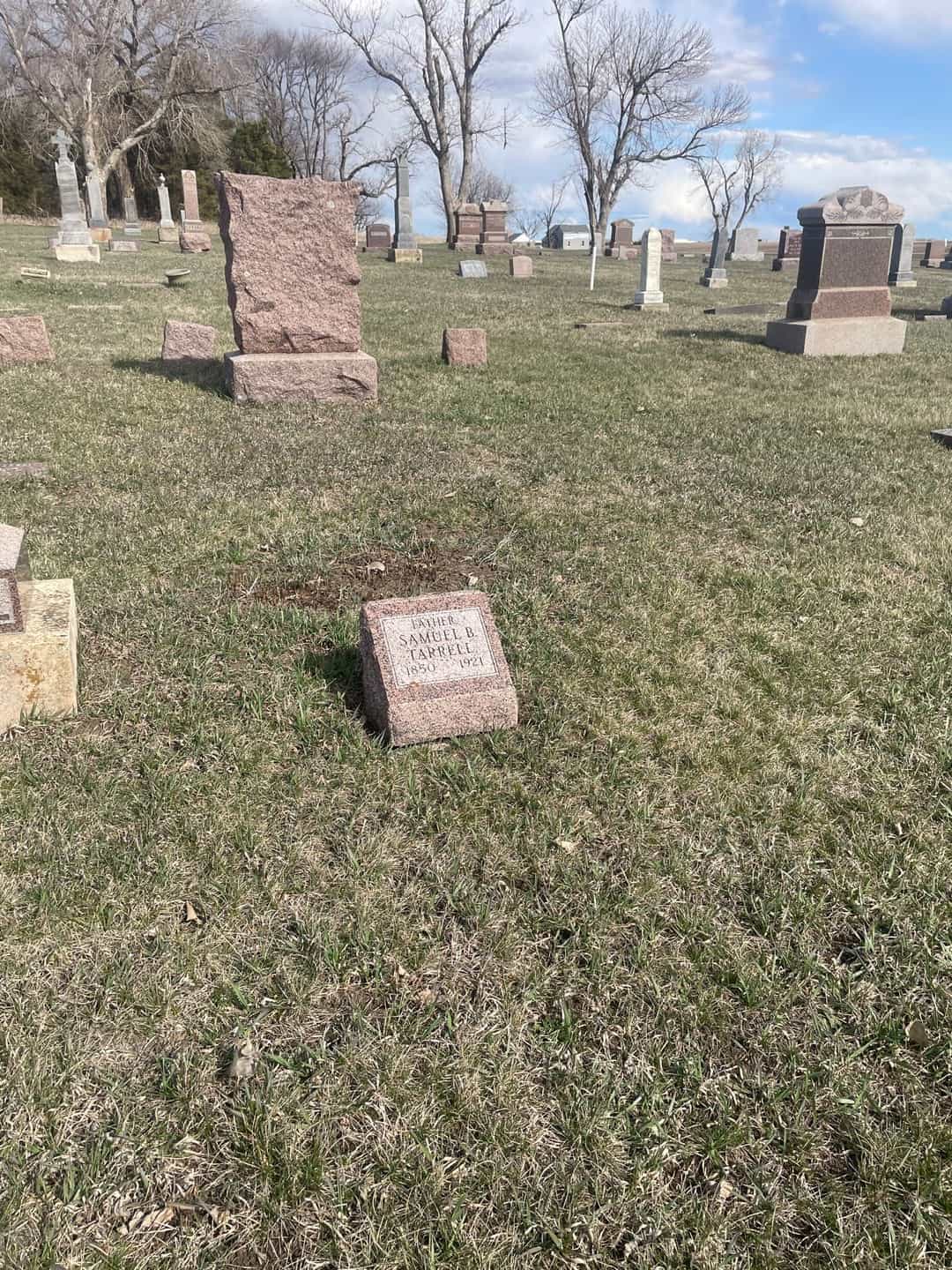 Samuel B. Tarrell's grave. Photo 1
