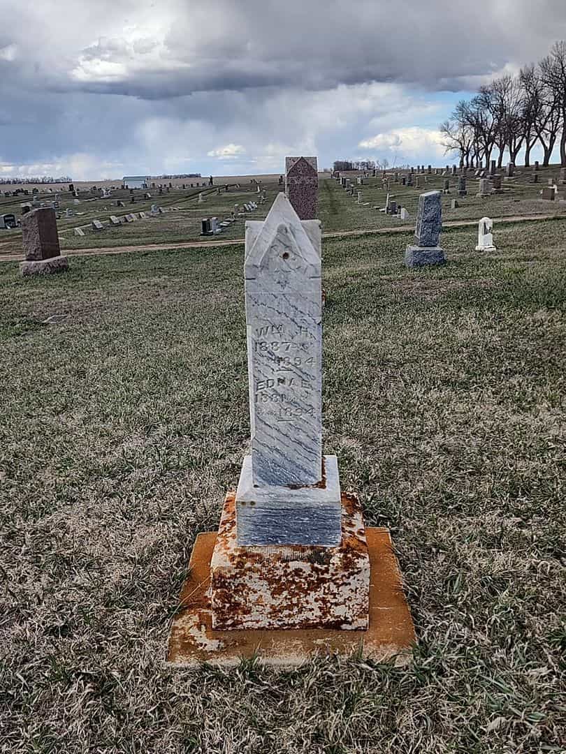 William H. Darby's grave. Photo 2