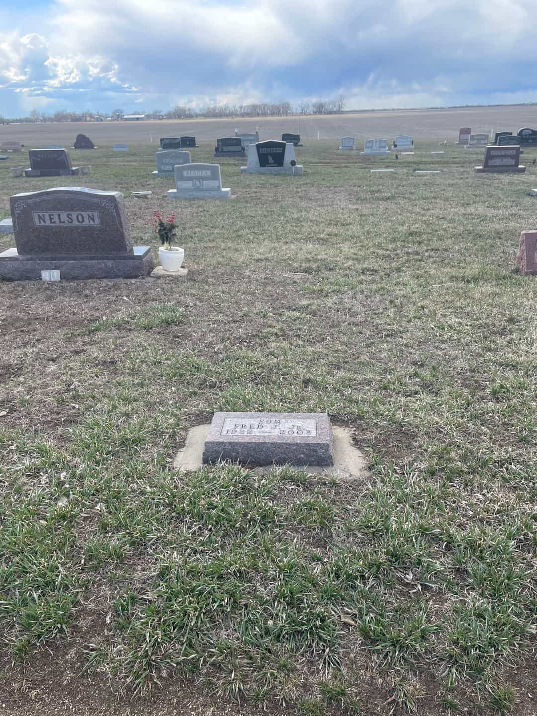 Fred J. Nelson Junior's grave. Photo 2