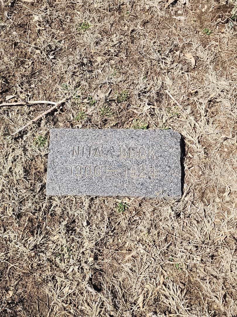 Nita Beck's grave. Photo 3