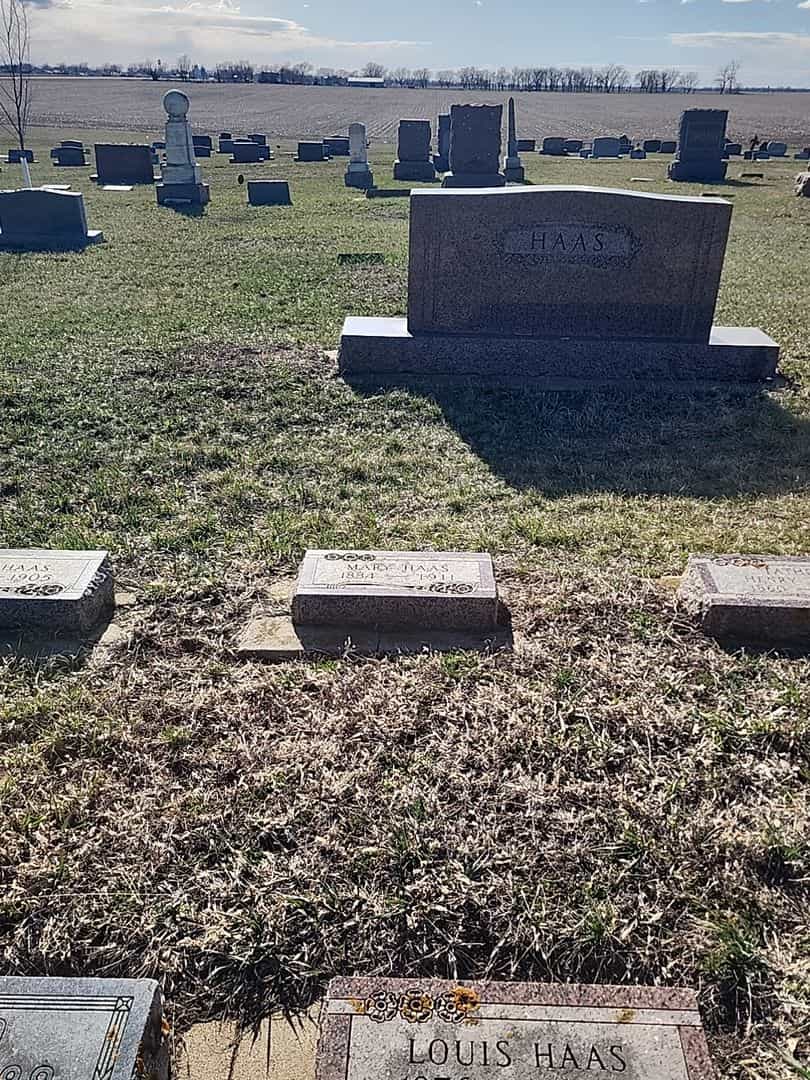 Mary Haas's grave. Photo 2