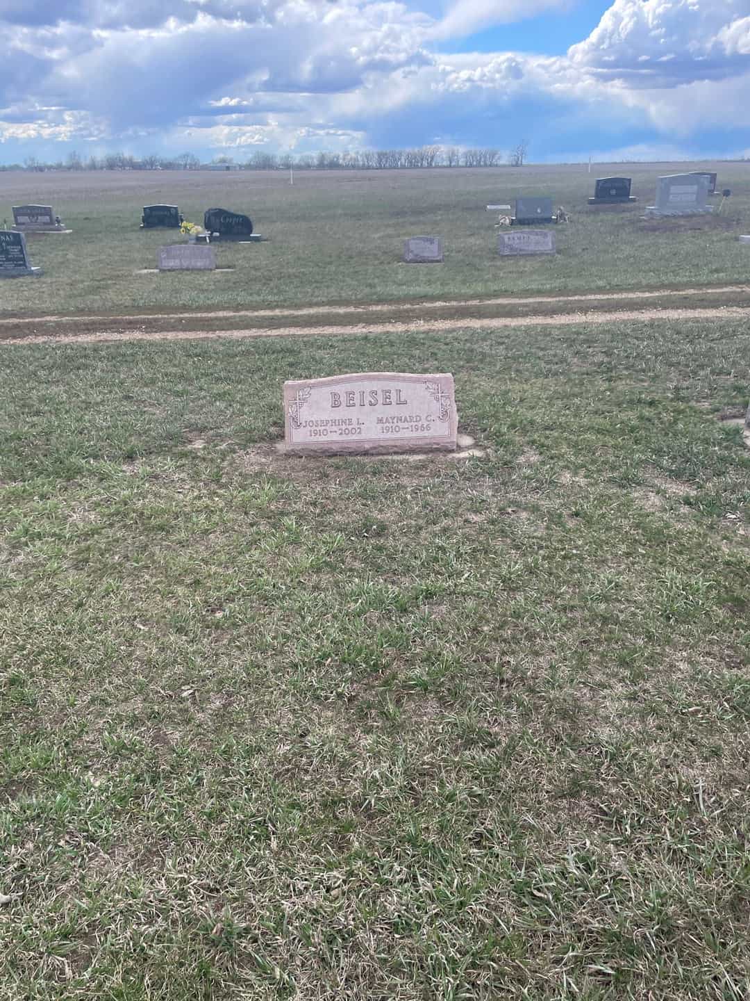 Josephine L. Beisel's grave. Photo 2