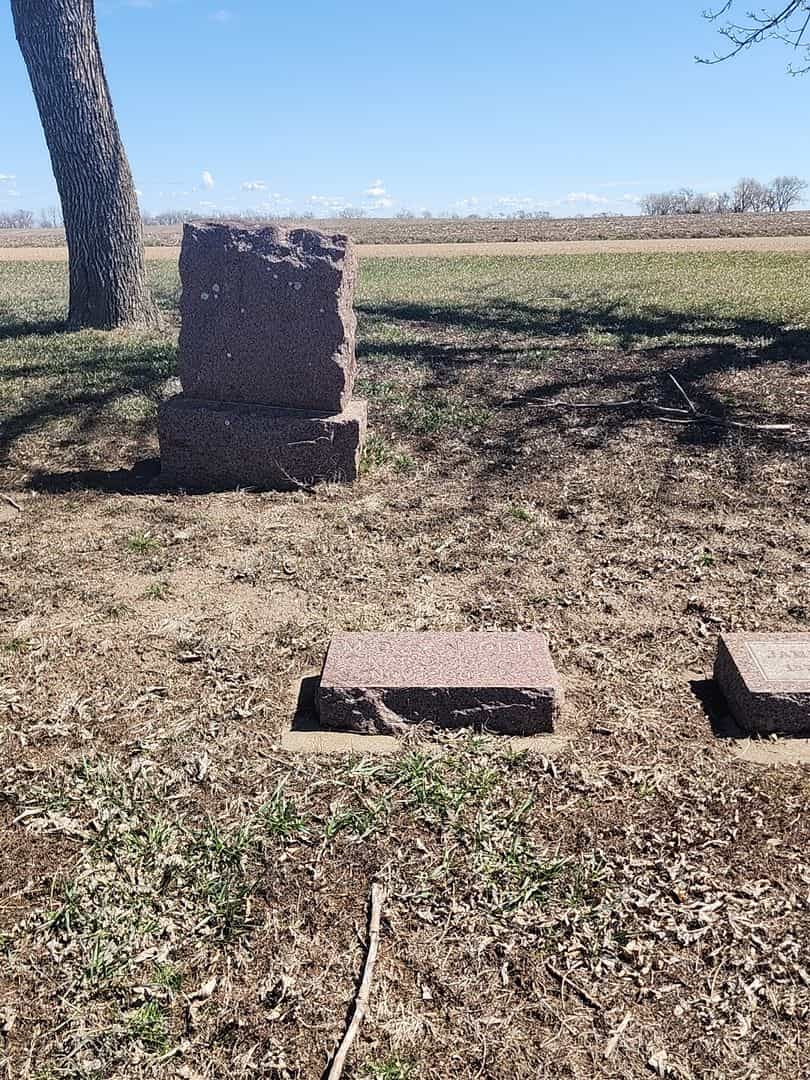 Milan Olin Sanford's grave. Photo 2