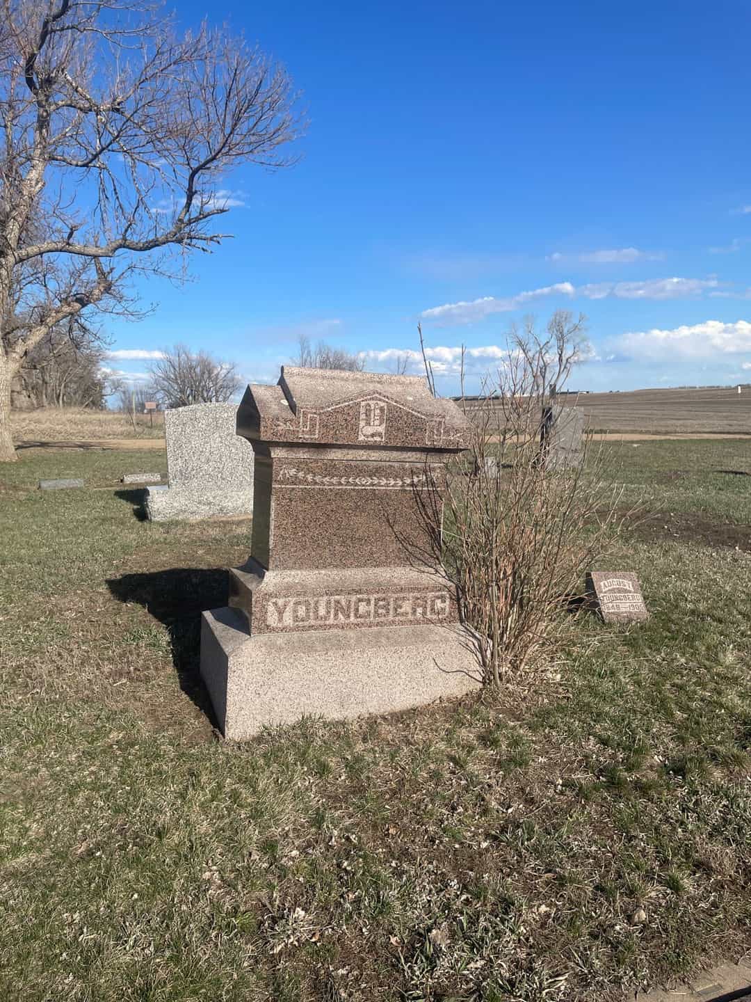 August Youngberg's grave. Photo 1