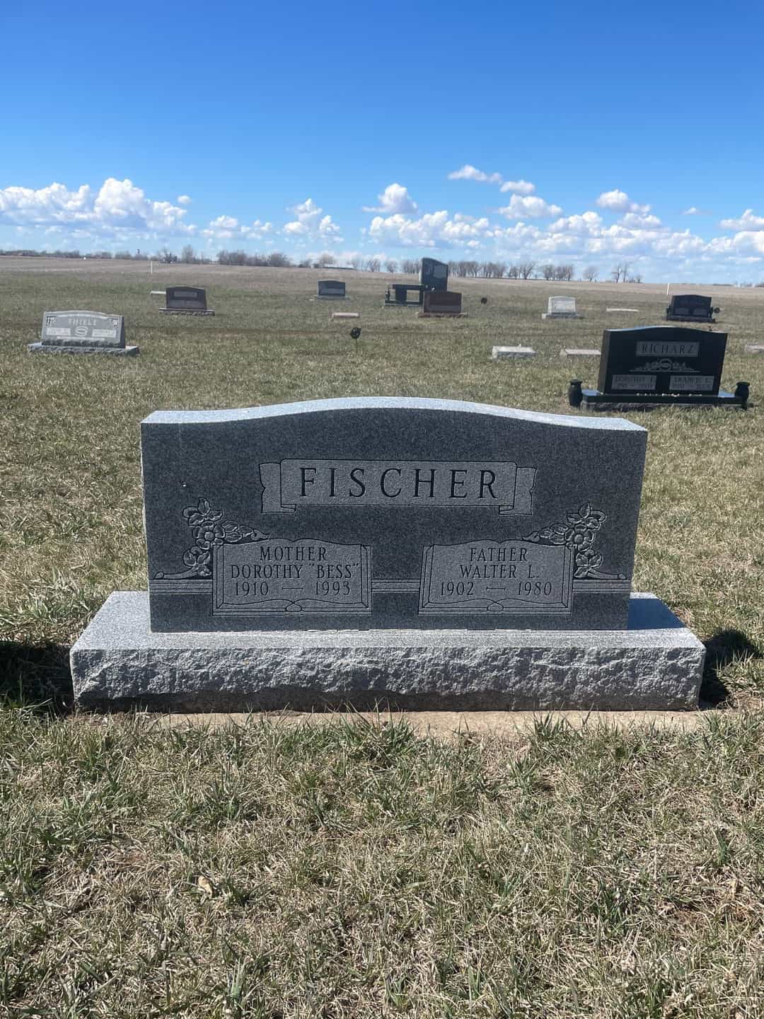 Walter L. Fischer's grave. Photo 1