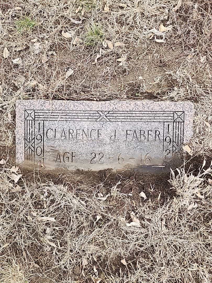 Clarence J. Faber's grave. Photo 1