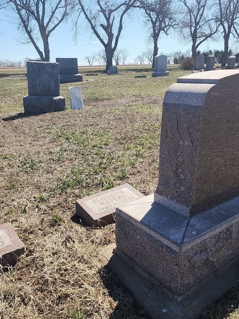 Elizabeth Reed Waters's grave. Photo 2