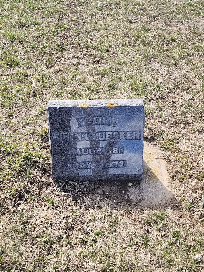 John Charles "Jack" Uecker's grave. Photo 3