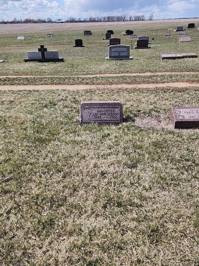 Lee Ann Oleson's grave. Photo 2